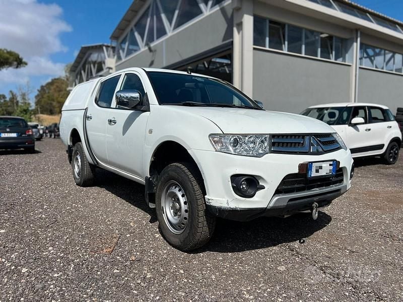 Usata Mitsubishi L200 Inform 154 CV (113 kW) 2016 Bianco Pick-up