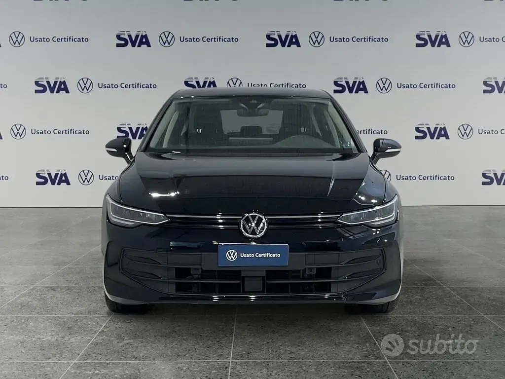Usata VW Golf VIII Life 116 CV (85 kW) 2025 Nero Berlina