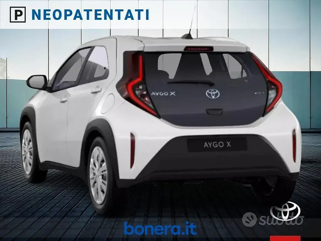 Nuova Toyota Aygo X 92 CV (67 kW) 2026 Bianco SUV