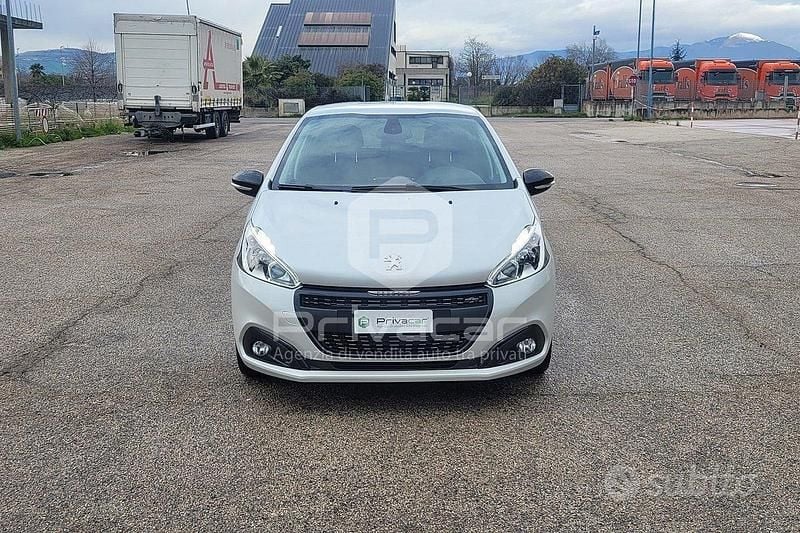 Usata Peugeot 208 GT 102 CV (75 kW) 2019 Bianco Utilitaria