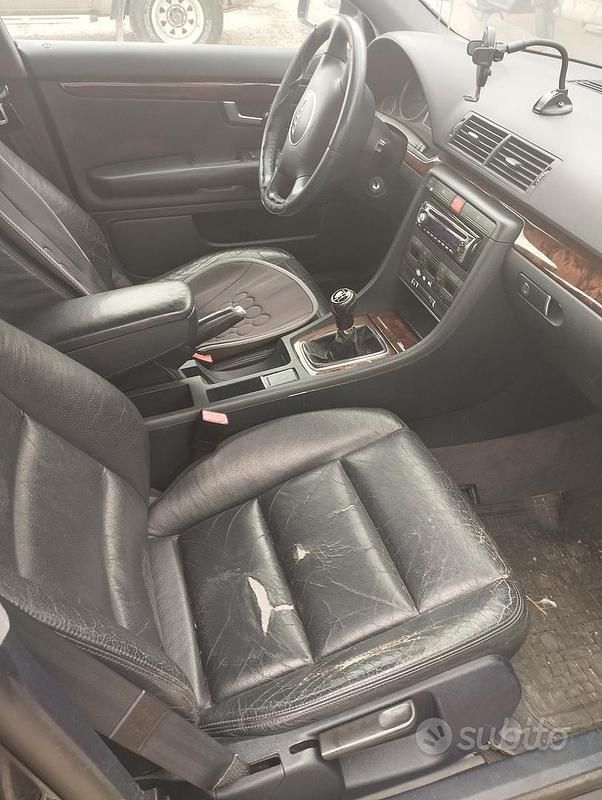 Usata Audi A4 130 CV (95 kW) 2004 Blu Station wagon