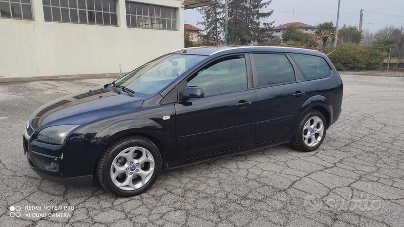 Nero Usata 2009 Ford Focus Station wagon | 2500 € - Immagine 1/4