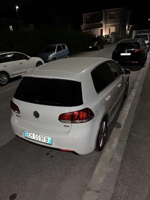 Usata VW Golf VI Highline 140 CV (102 kW) 2011 Bianco Utilitaria