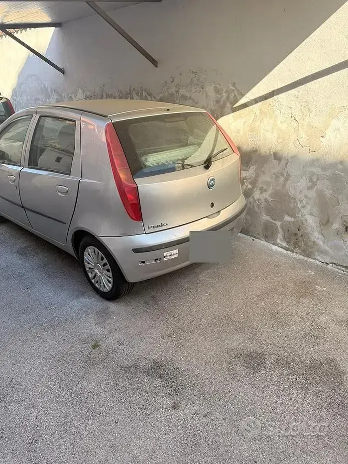 Usata Fiat Punto 77 CV (56 kW) 2010 Grigio Utilitaria