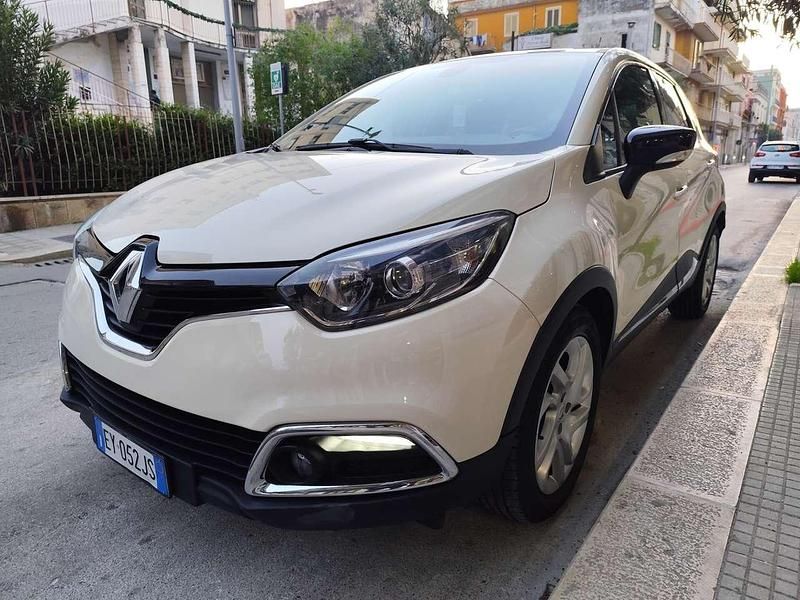 Usata Renault Captur 90 CV (66 kW) 2015 Beige SUV