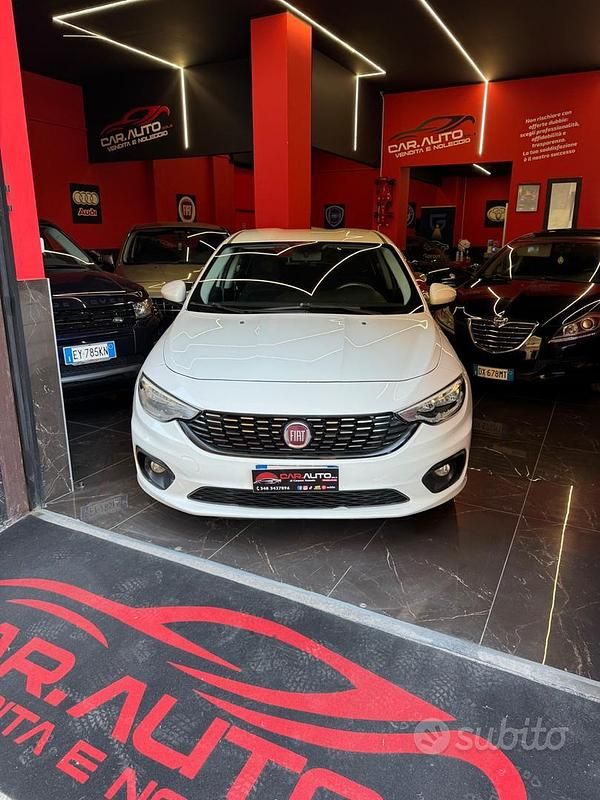 Usata Fiat Tipo Lounge 120 CV (88 kW) 2017 Bianco Berlina