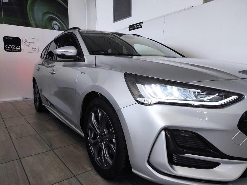 Käytetty Ford Focus ST-Line 155 HP (114 kW) 2025 Hopea Farmari