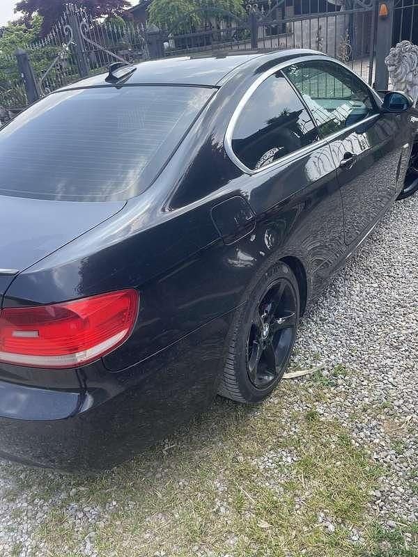 Usata BMW 325 192 CV (141 kW) 2007 Coupé