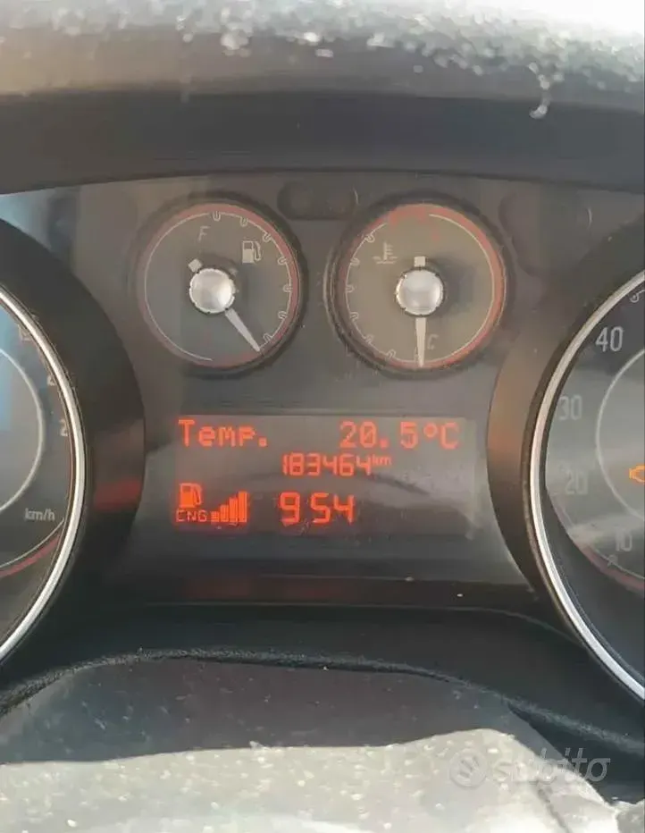 Usata Fiat Grande Punto 77 CV (56 kW) 2014 Nero Utilitaria