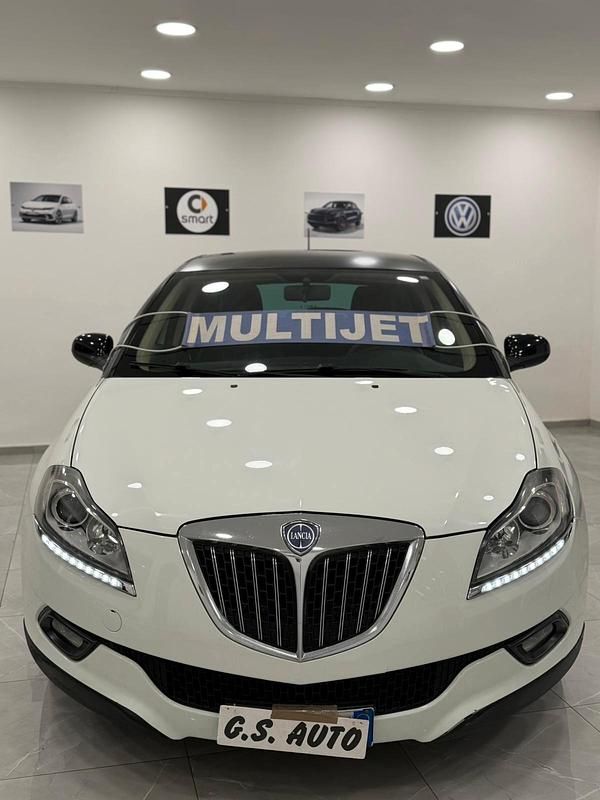 Usata Lancia Delta Platinum 120 CV (88 kW) 2012 Bianco Utilitaria