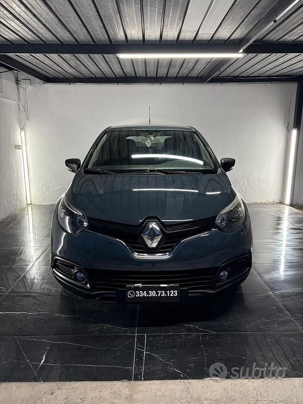 Usata Renault Captur 90 CV (66 kW) 2016 Grigio SUV