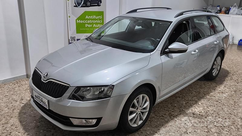 Usata Skoda Octavia Executive 110 CV (80 kW) 2016 Grigio Station wagon