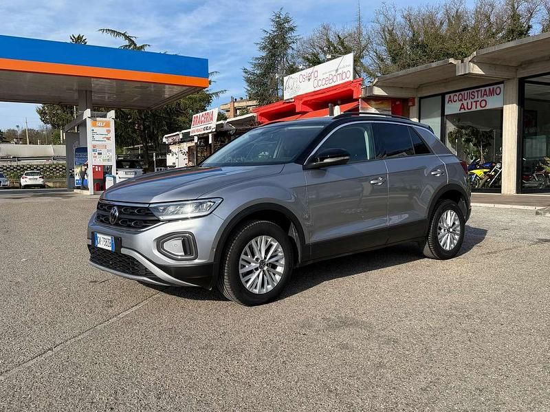 Usata VW T-Roc Life 150 CV (110 kW) 2022 Argento / tetto nero SUV