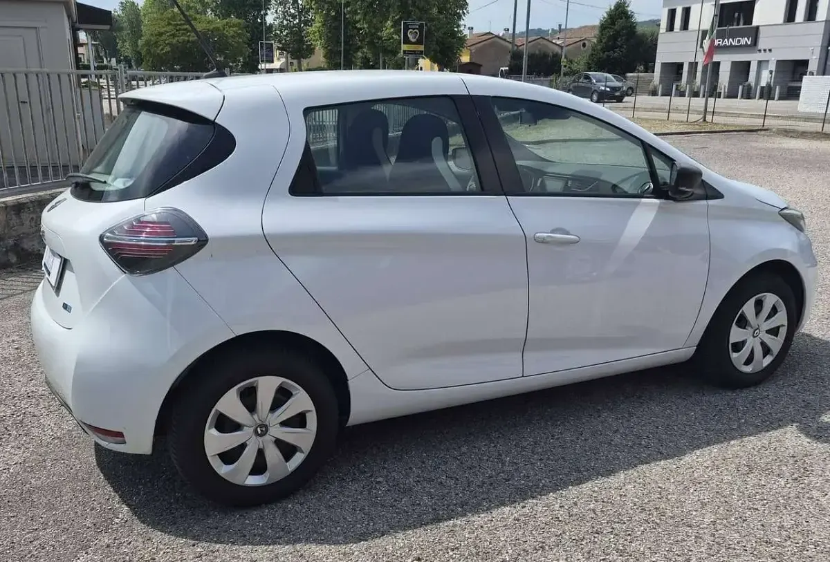 Usata Renault Zoe Life 50 kW (69 CV) 2021 Bianco Utilitaria