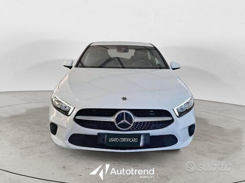 Occasion Mercedes A180 Business 116 ch (85 kW) 2021 Blanc Berline