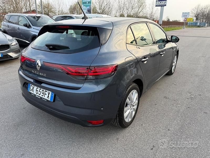 Usata Renault Mégane IV Equilibre 116 CV (85 kW) 2022 Grigio Berlina