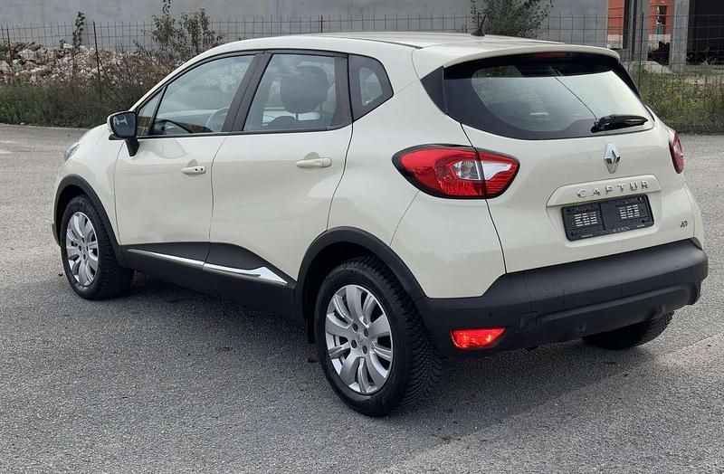 Usata Renault Captur 110 CV (80 kW) 2015 Beige SUV