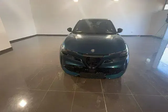 Nuova Alfa Romeo GT Junior Edizione Speciale 135 CV (99 kW) 2025 Verde SUV