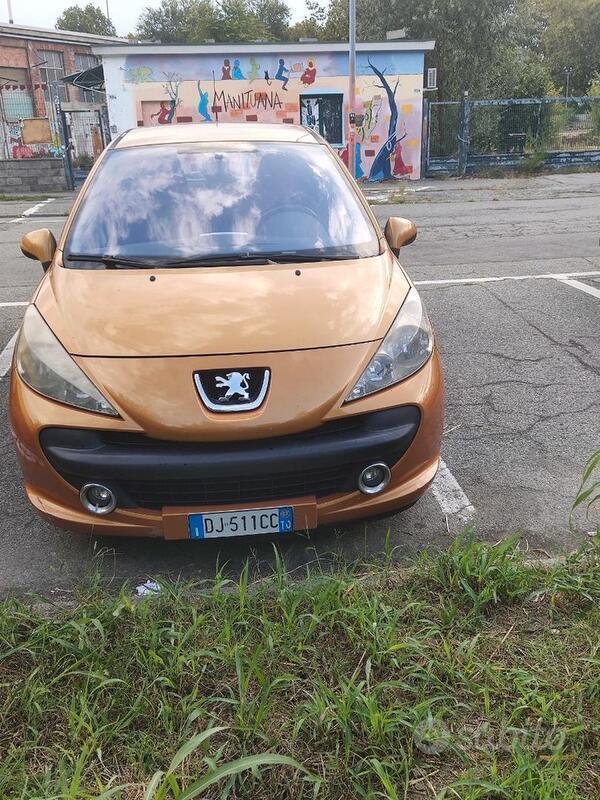 Usato 2007 Peugeot 207 Benzin (2.000 €)