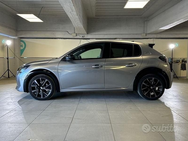 Usata Peugeot 208 GT 131 CV (96 kW) 2023 Grigio Utilitaria