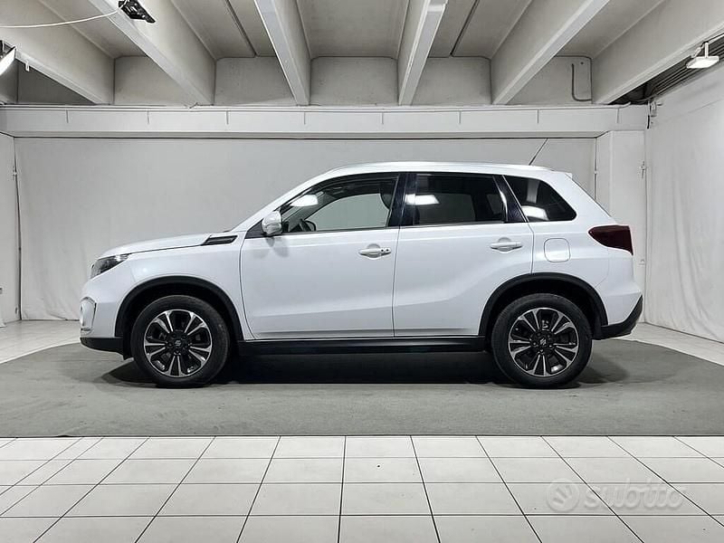 Usata Suzuki Vitara 116 CV (85 kW) 2024 Bianco SUV