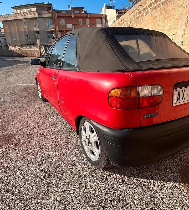 Usata Fiat Punto Cabriolet 60 CV (44 kW) 1998 Rosso Cabrio