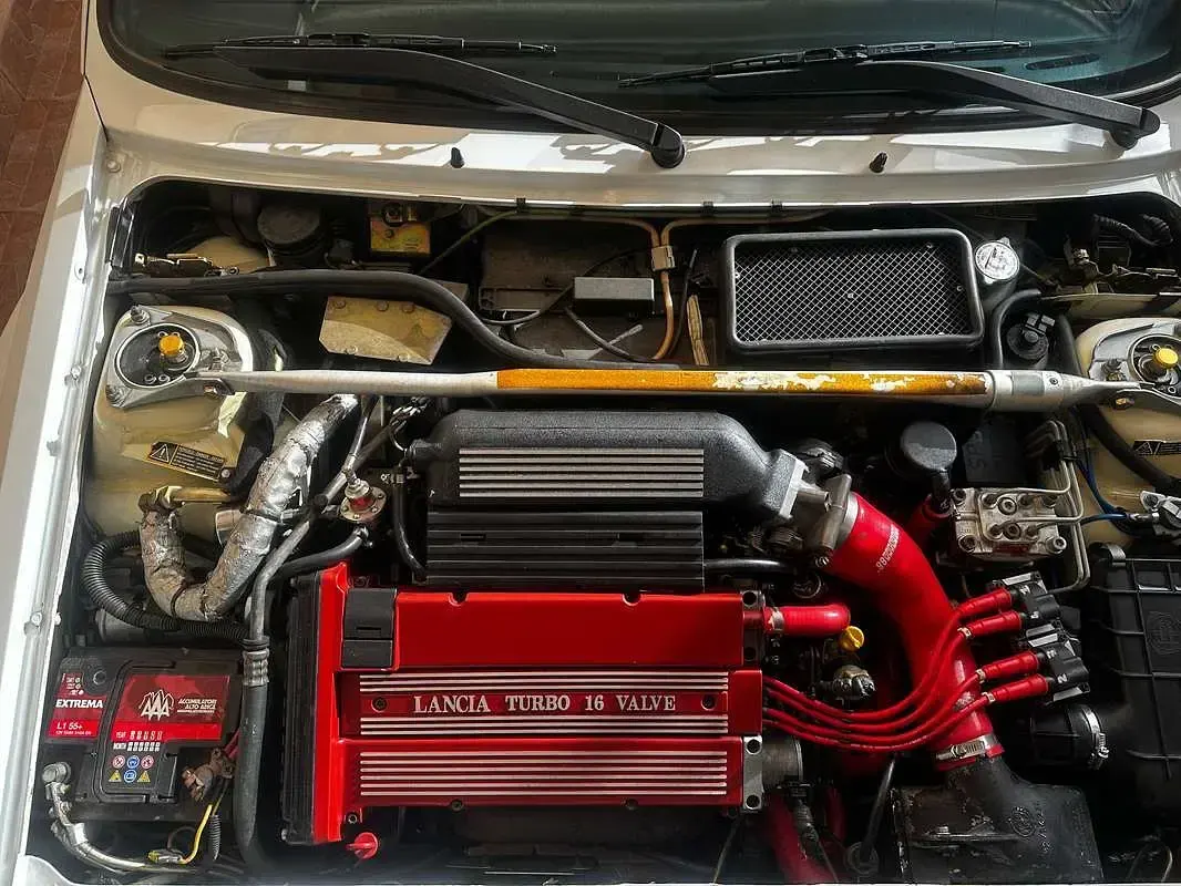 Usata Lancia Delta 211 CV (155 kW) 1994 Bianco Utilitaria