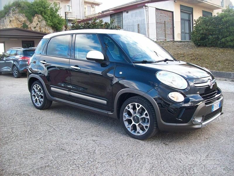 Usata Fiat 500L Trekking 104 CV (76 kW) 2015 Nero Monovolume