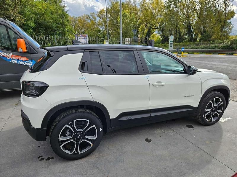 Nuova Jeep Avenger Summit 101 CV (74 kW) 2025 Snow/tetto nero SUV