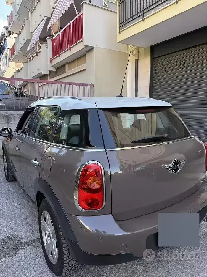 Usata Mini Countryman 111 CV (81 kW) 2015 Marrone SUV