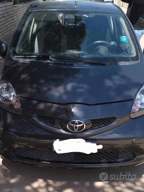 Usata Toyota Aygo 50 CV (36 kW) 2007 Grigio Utilitaria