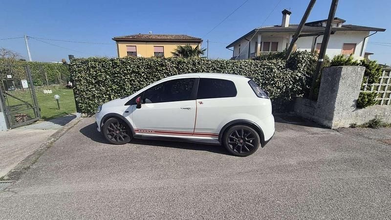 Usata Abarth Grande Punto 155 CV (114 kW) 2008 Utilitaria