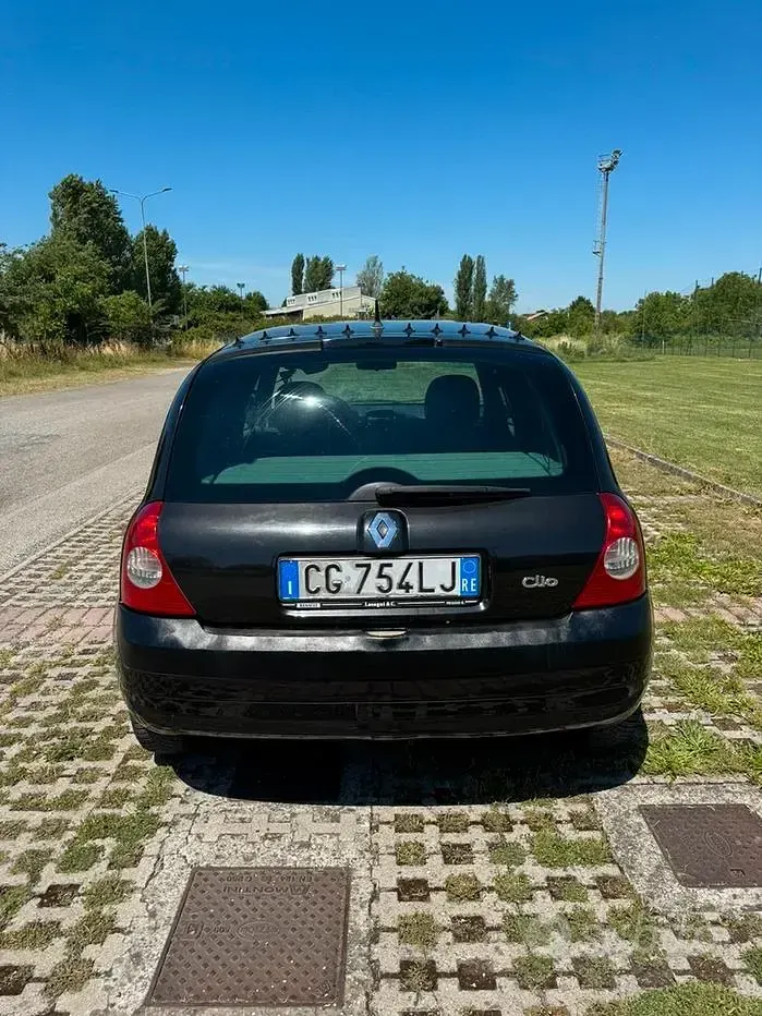 Usata Renault Clio II 58 CV (42 kW) 2004 Nero Berlina
