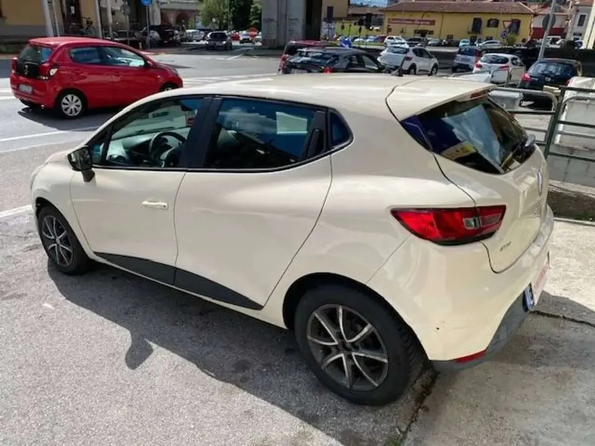 Usata Renault Clio IV 73 CV (53 kW) 2015 Beige Berlina