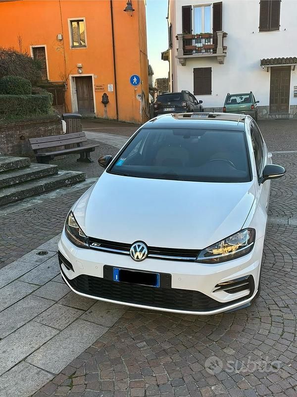 Usata VW Golf VII Sportline 116 CV (85 kW) 2018 Bianco Berlina