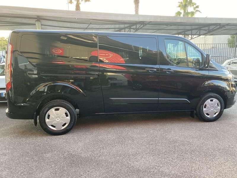 Usata Ford Transit Custom 105 CV (77 kW) 2018 Nero Monovolume