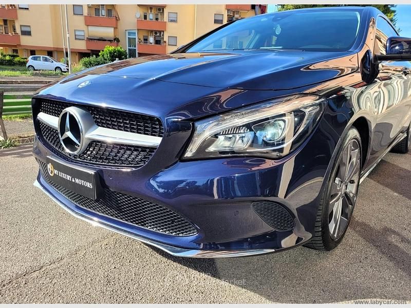 Usata Mercedes CLA220 184 CV (135 kW) 2017 Blu/azzurro Berlina