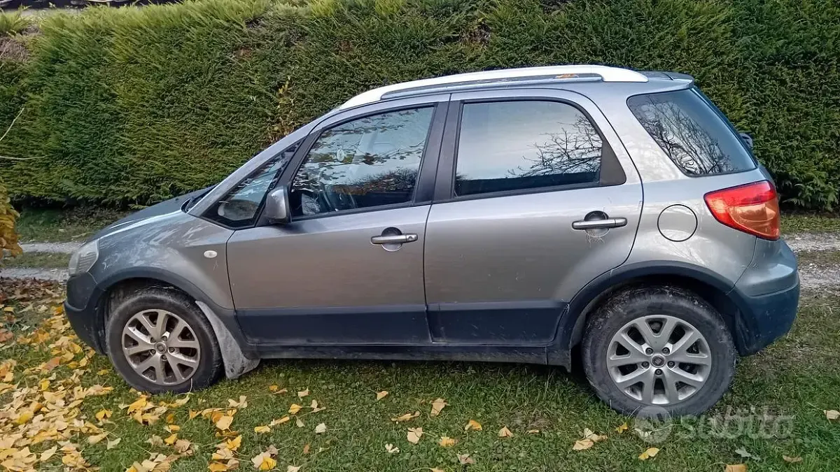 Usata Fiat Sedici Dynamic 120 CV (88 kW) 2011 Grigio SUV