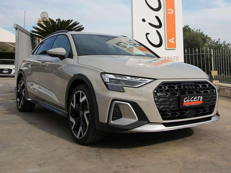 Nuova Audi A3 Ambiente 150 CV (110 kW) 2025 Beige Berlina