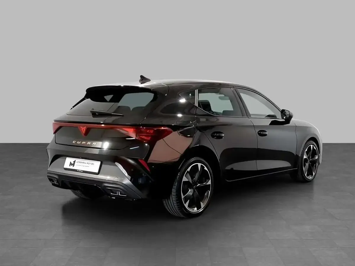 Usata Cupra Leon 150 CV (110 kW) 2025 Nero midnight Berlina