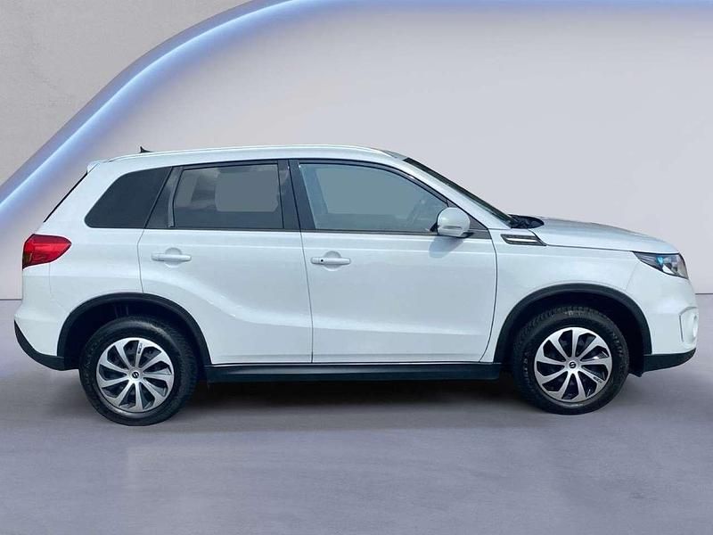 Usata Suzuki Vitara Exclusive 120 CV (88 kW) 2017 Argento SUV