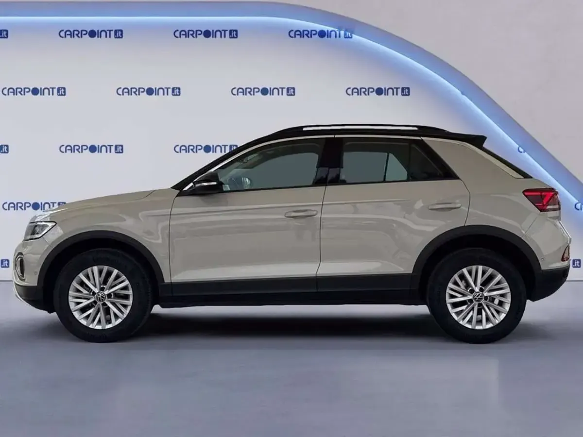 Używany VW T-Roc Life 110 KM (80 kW) 2023 Szary SUV