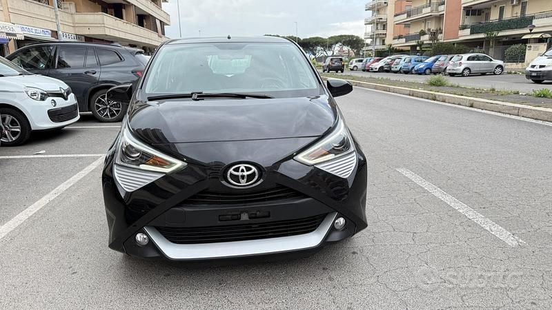 Usata Toyota Aygo Connect Style 72 CV (52 kW) 2020 Nero Utilitaria