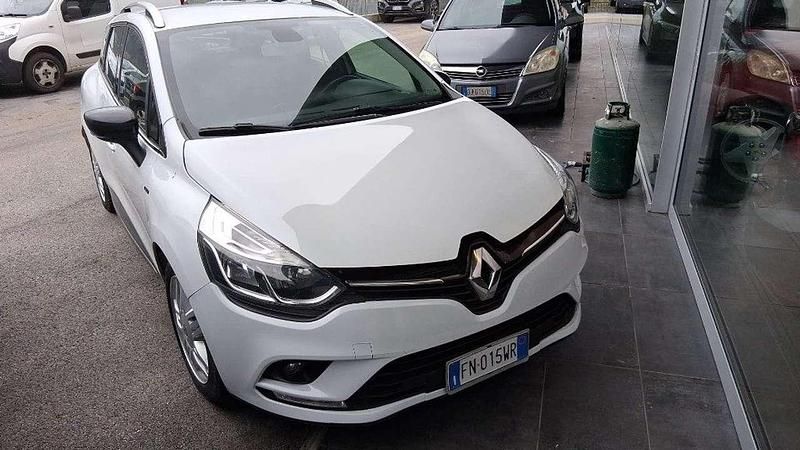 Bianco Usata 2018 Renault Clio GrandTour Station wagon | 7500 € (Ottimo prezzo) - Immagine 1/4