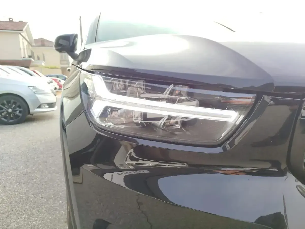 Usata Volvo XC40 R-Design 2021 Nero SUV