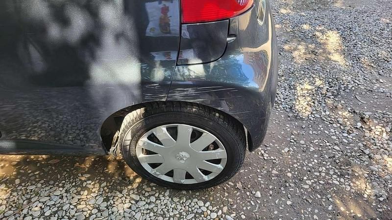 Usata Peugeot 107 68 CV (50 kW) 2007 Utilitaria