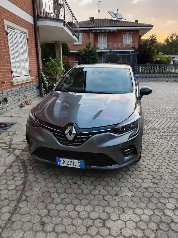 Usata Renault Clio V Techno 101 CV (74 kW) 2023 Berlina