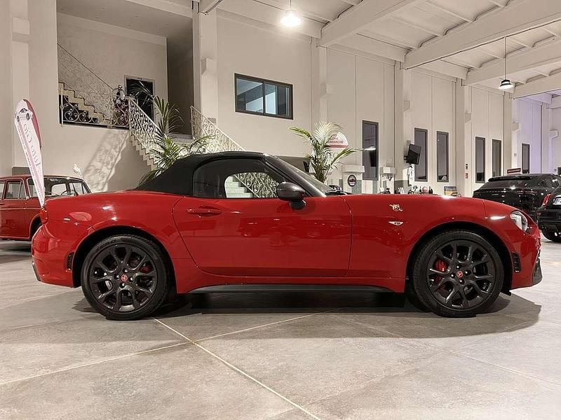 Usata Fiat 124 Spider 177 CV (130 kW) 2016 Rosso Cabrio