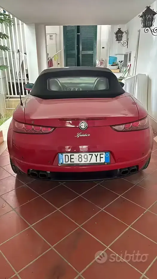 Usata Alfa Romeo Spider 260 CV (191 kW) 2007 Rosso Cabrio