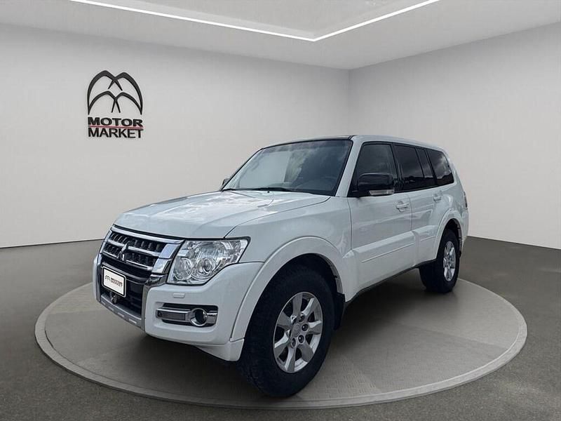 Usata Mitsubishi Pajero Intense 190 CV (139 kW) 2016 Bianco SUV